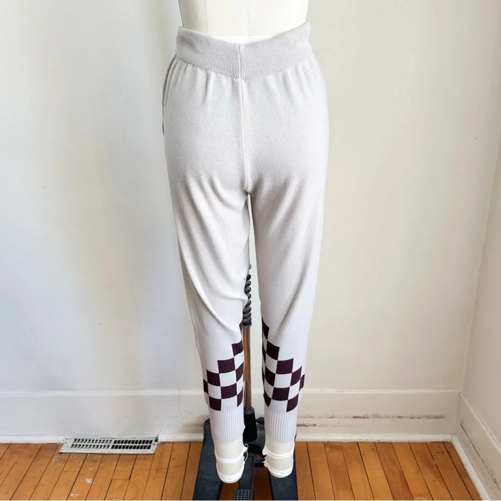 ⭐️3/$30⭐️ (bundle deal) LV Logo Checkered Board Knit Joggers - Picture 7 of 8